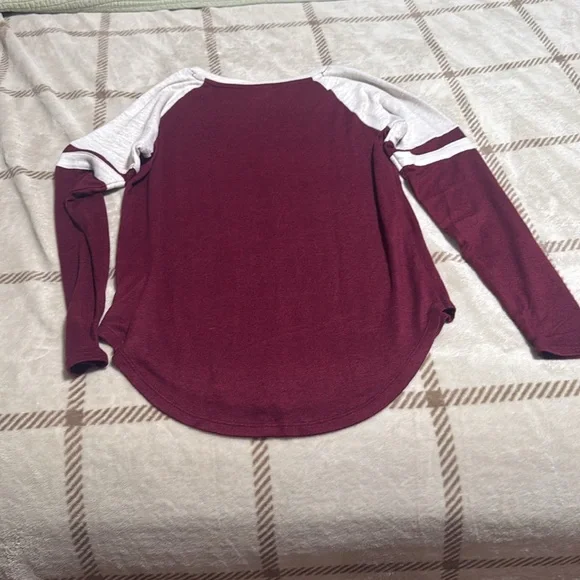 NWT Supercozy Tee Burgundy So from Kohls - Picture 2 of 5